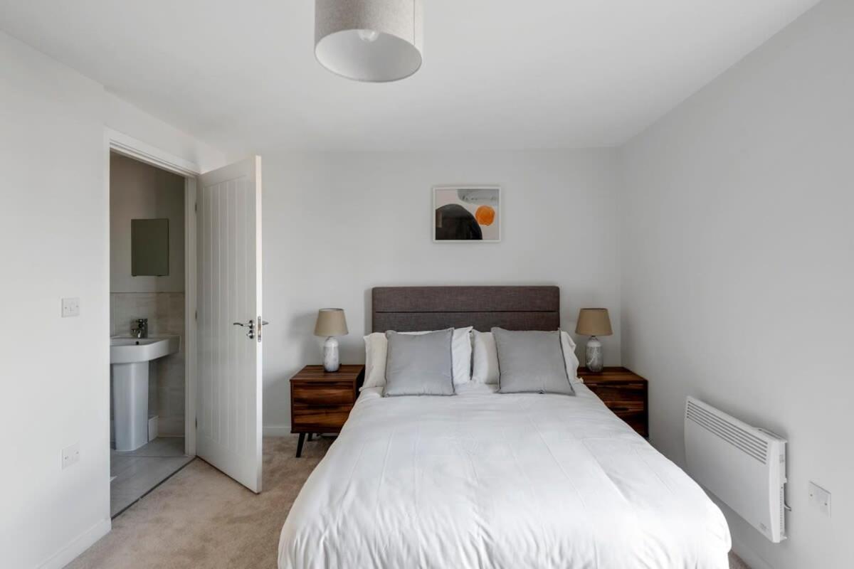 Spacious 1 Bedroom Apartment In A Converted Mill Leeds  Luaran gambar