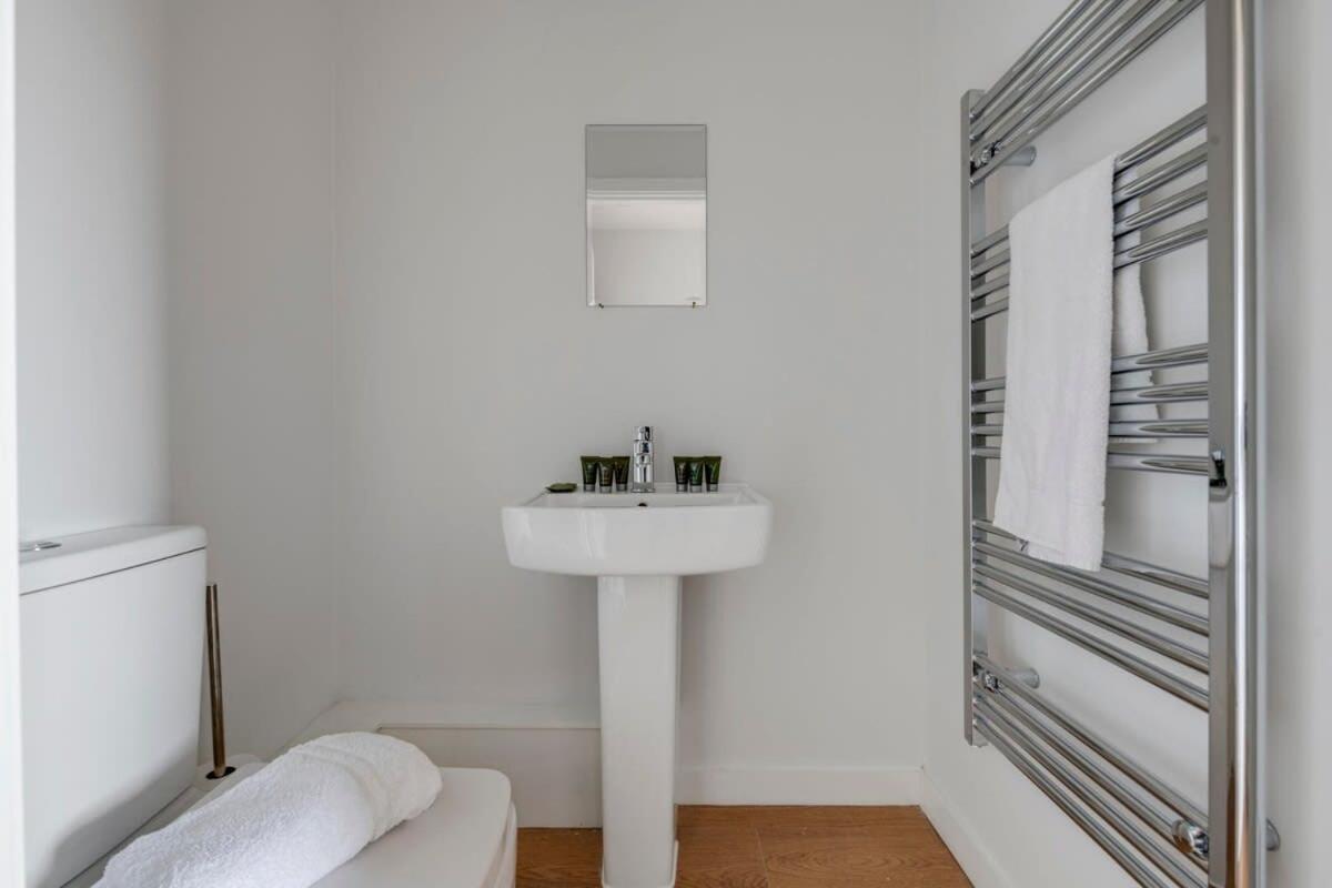 Spacious 1 Bedroom Apartment In A Converted Mill Leeds  Luaran gambar