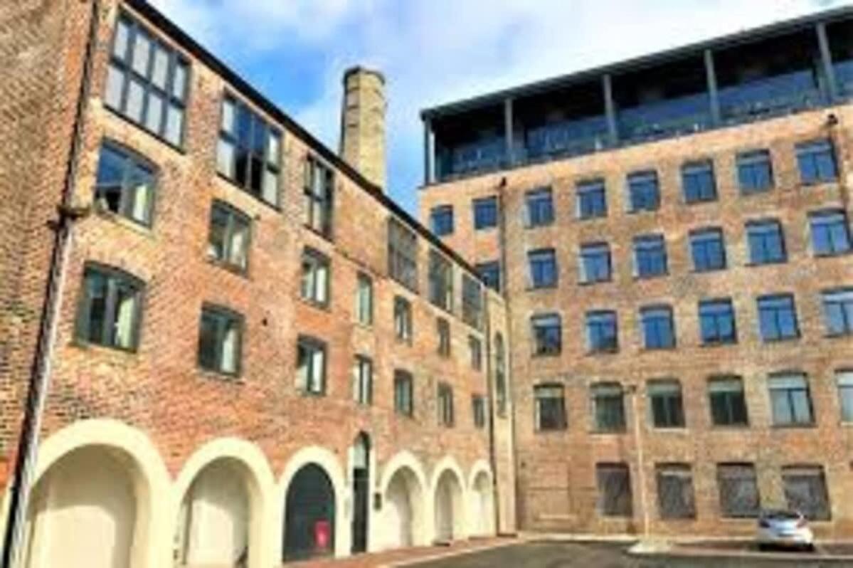 Spacious 1 Bedroom Apartment In A Converted Mill Leeds  Luaran gambar